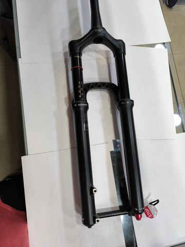 RockShox Yari 29 2021 bike usato — immagine 3 di 10