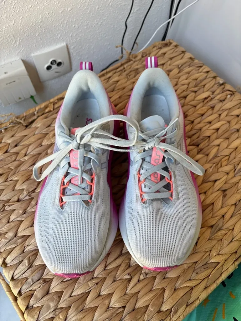 Gebrauchtes Asics Novablast bike — Bild 3 von 5