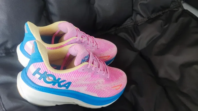 Hoka Clifton 9 bike usato — immagine 2 di 4
