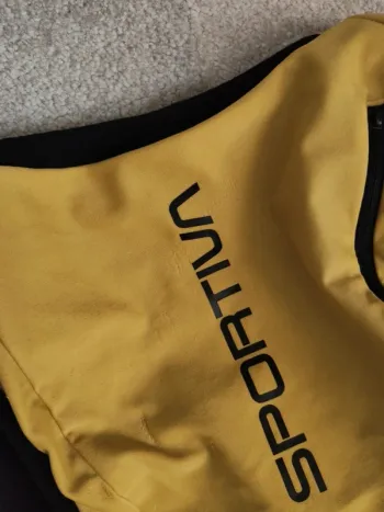 Gebrauchtes La Sportiva Jacket Trail Running 10L bike — Bild 3 von 3
