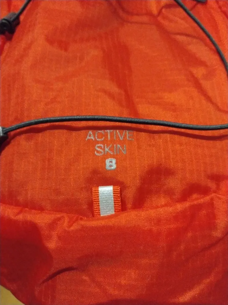 Käytetty Salomon Active Skin 8l bike — kuva 3 / 4
