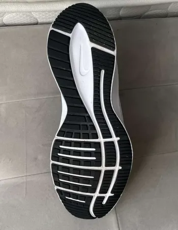 Nike Running Shoes bike usato — immagine 3 di 9