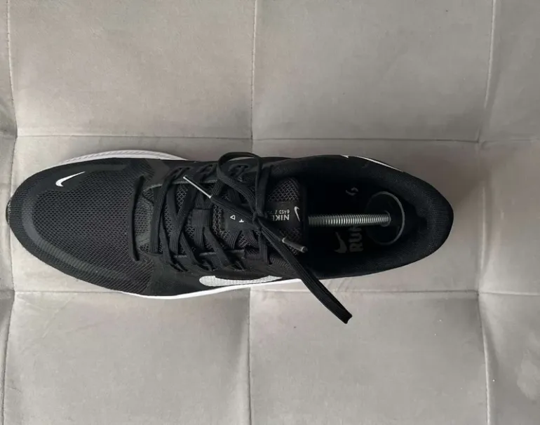 Nike Running Shoes bike usato — immagine 7 di 9