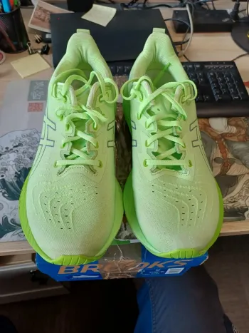 Gebrauchtes Asics Novablast 4 bike — Bild 6 von 9