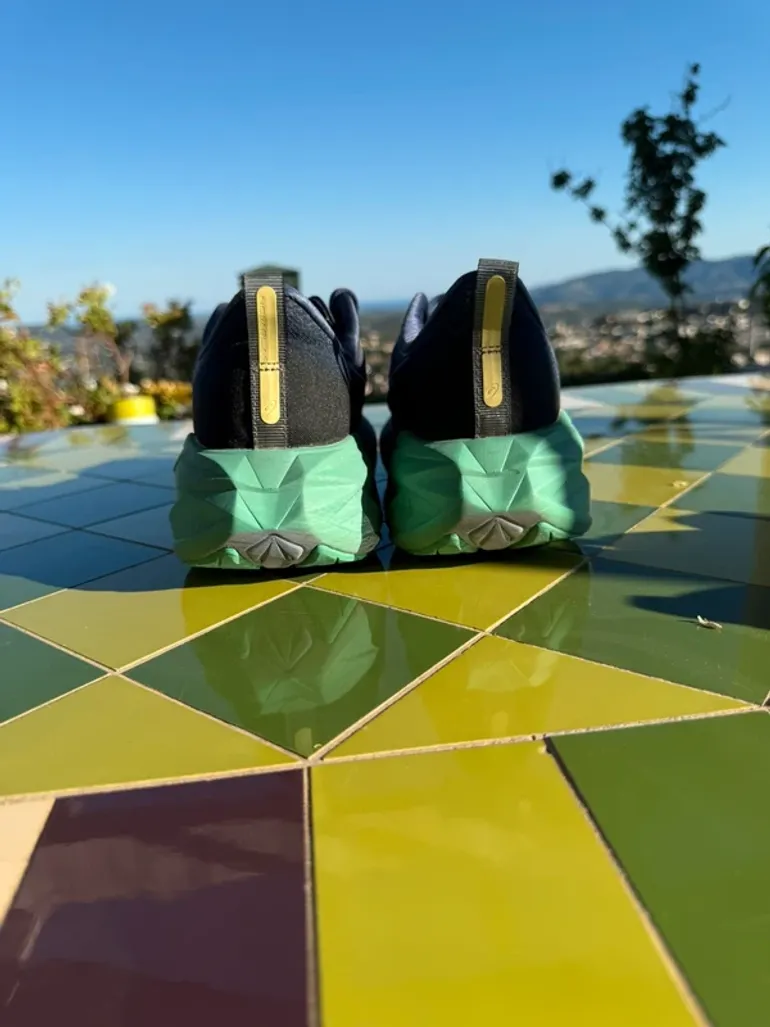 Used Asics Gel-Nimbus 25 bike — image 5 of 7