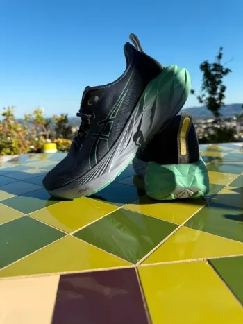 Used Asics Gel-Nimbus 25 bike — image 3 of 7