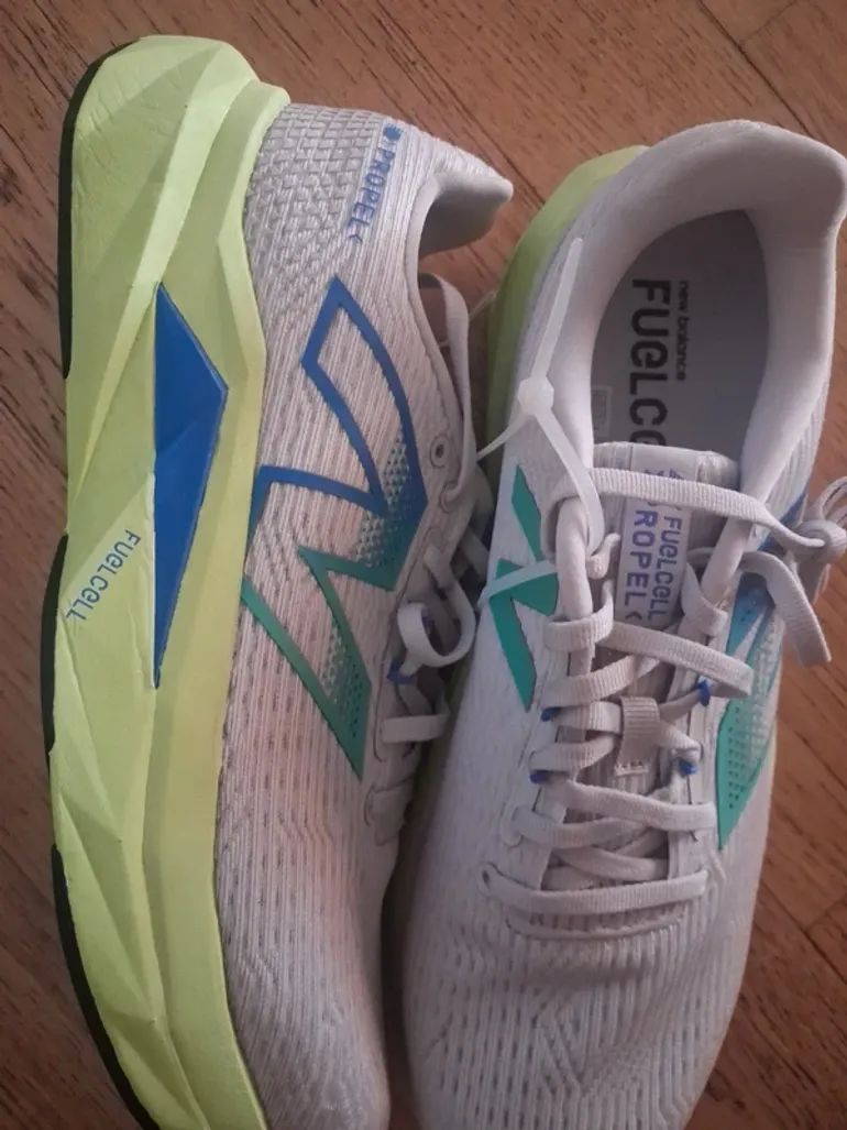 New Balance Propel bike d'occasion — image 2 sur 4