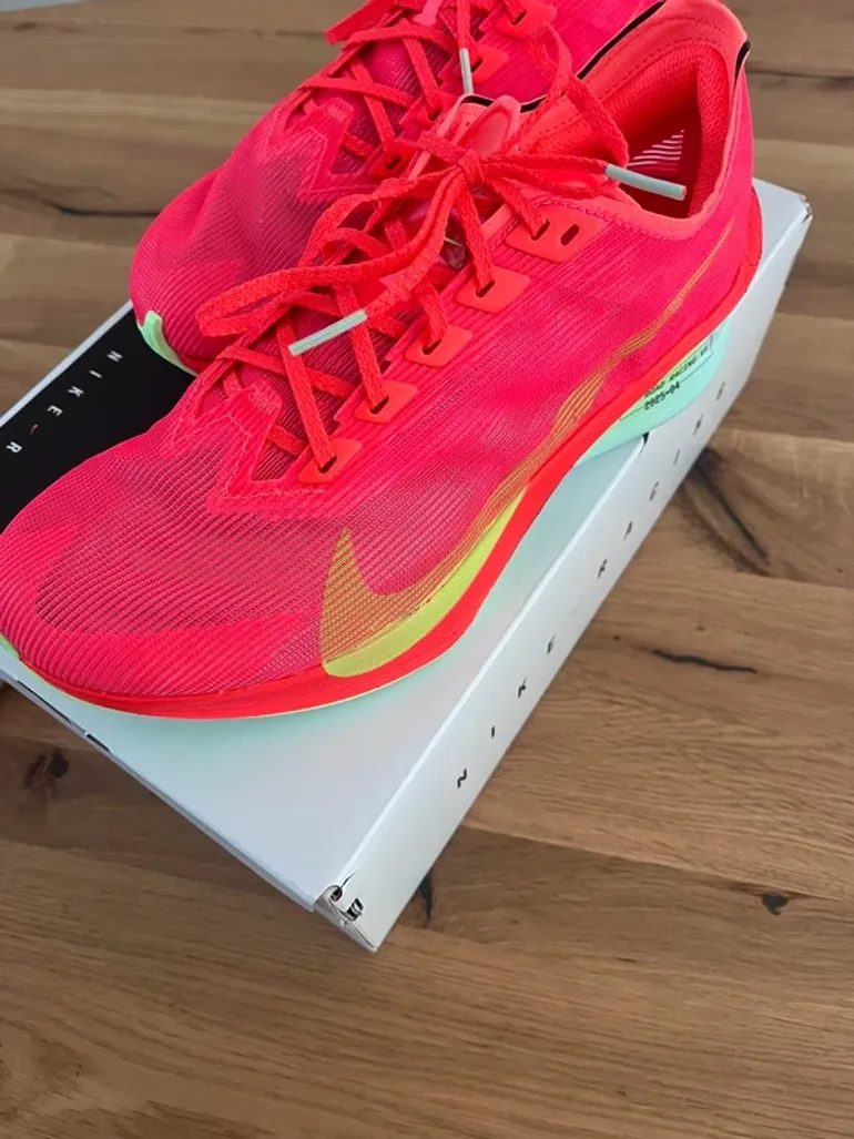 Gebrauchtes Nike Zoom Vaporfly 4% bike — Bild 3 von 4