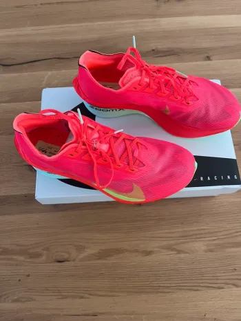 Gebrauchtes Nike Zoom Vaporfly 4% bike — Bild 2 von 4