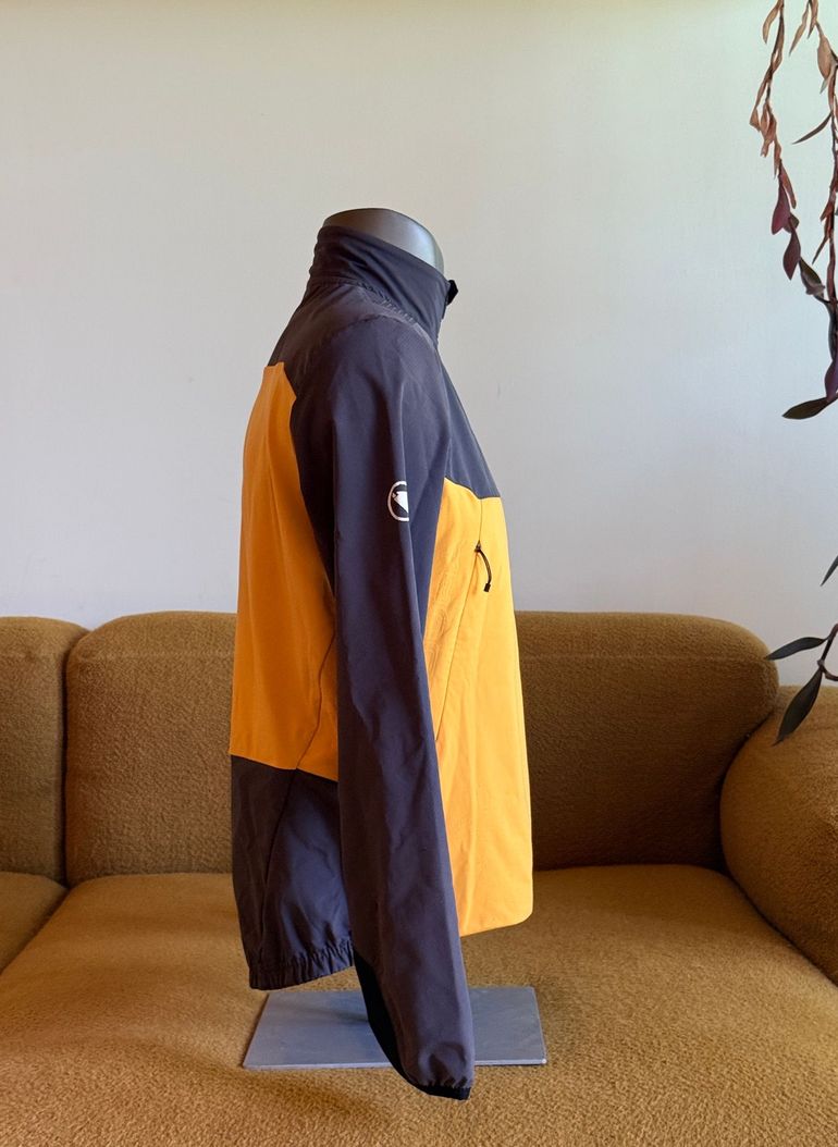 Used Endura MT500 Softshell Jacket 2022 bike — image 3 of 6