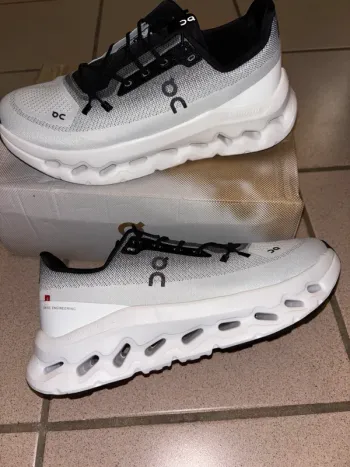 Gebrauchtes On Running Shoes bike — Bild 2 von 3
