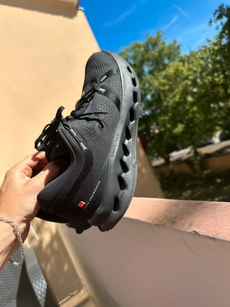 Used On Running Cloud Surfer bike — image 10 of 11