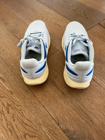 Tweedehands New Balance 1080 v13 bike — afbeelding 3 van 5