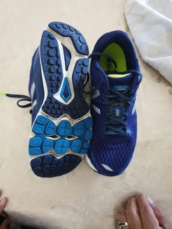 Tweedehands New Balance 880 v6 bike — afbeelding 2 van 3