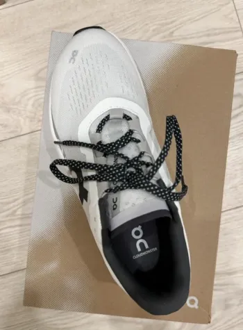 Gebrauchtes Ideal On Running Shoes bike — Bild 4 von 7