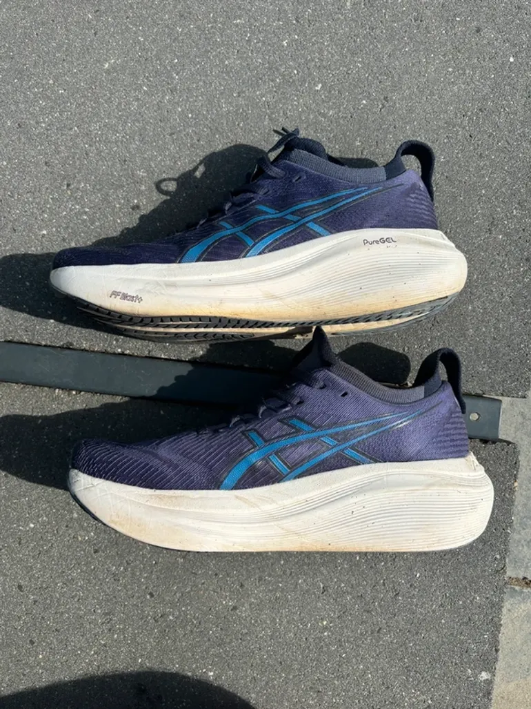 Used Asics Gel Nimbus 27 bike — image 4 of 7