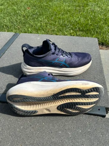 Used Asics Gel Nimbus 27 bike — image 2 of 7