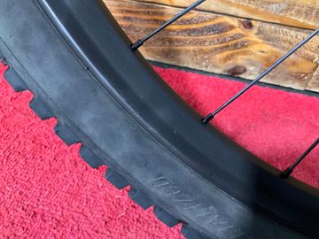 Used Roval Traverse SL II 2025 bike — image 4 of 11