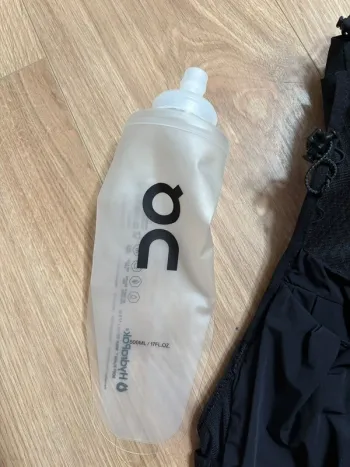 Tweedehands On Running Ultra vest bike — afbeelding 4 van 5
