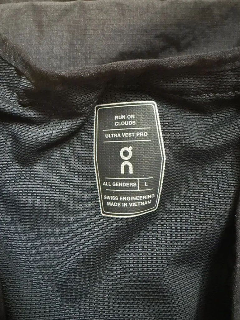 Tweedehands On Running Ultra vest bike — afbeelding 5 van 5
