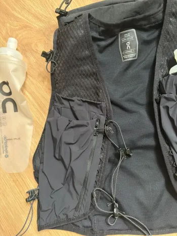 Tweedehands On Running Ultra vest bike — afbeelding 3 van 5