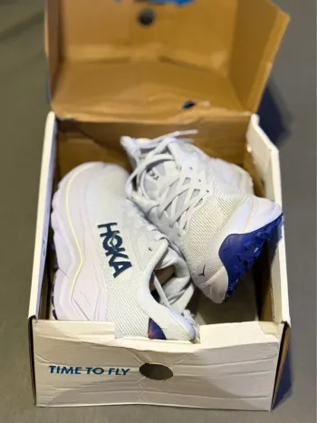Hoka Challenger 8 bike usato — immagine 2 di 9