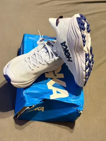Hoka Challenger 8 bike usato — immagine 9 di 9