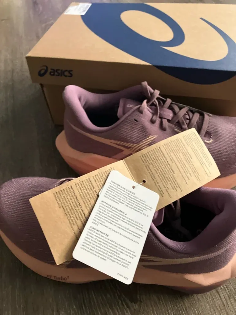 Used Asics Novablast 6 bike — image 3 of 7