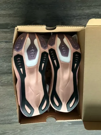 Used Asics Novablast 6 bike — image 4 of 7