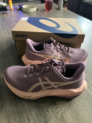 Used Asics Novablast 6 bike