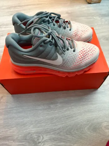 Used Nike Air Max 2017 bike