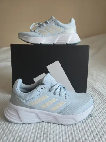 Używany Adidas sneakers bike