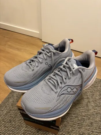 Saucony Hurricane 25 bike usato