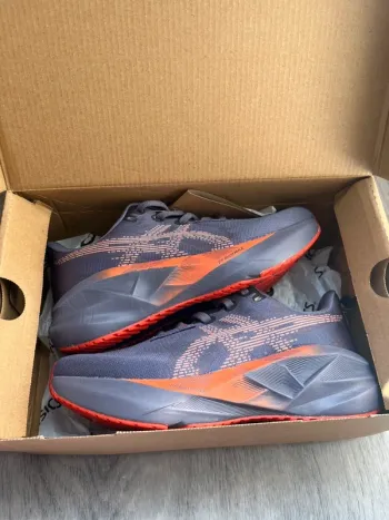Used Asics Novablast 5 bike