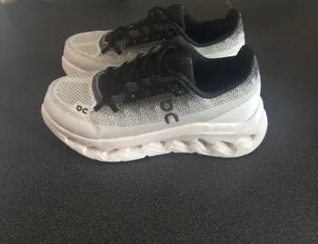 Gebrauchtes On Running Shoes Size 37 bike