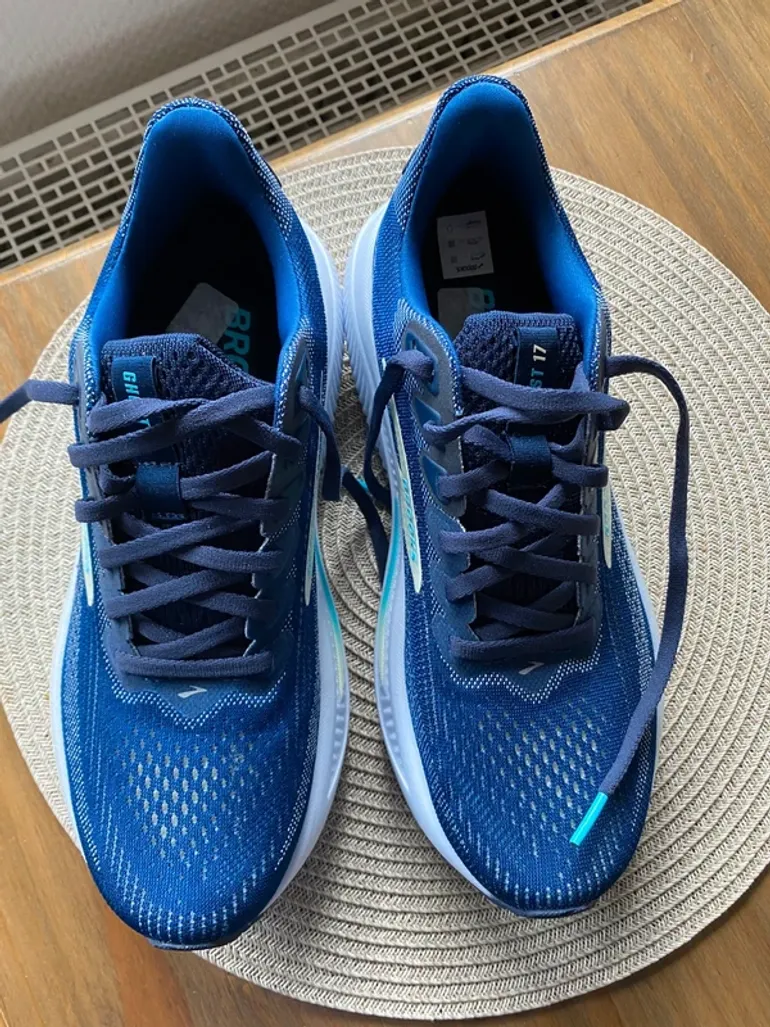 Used Brooks Damen Laufschuhe bike — image 2 of 5