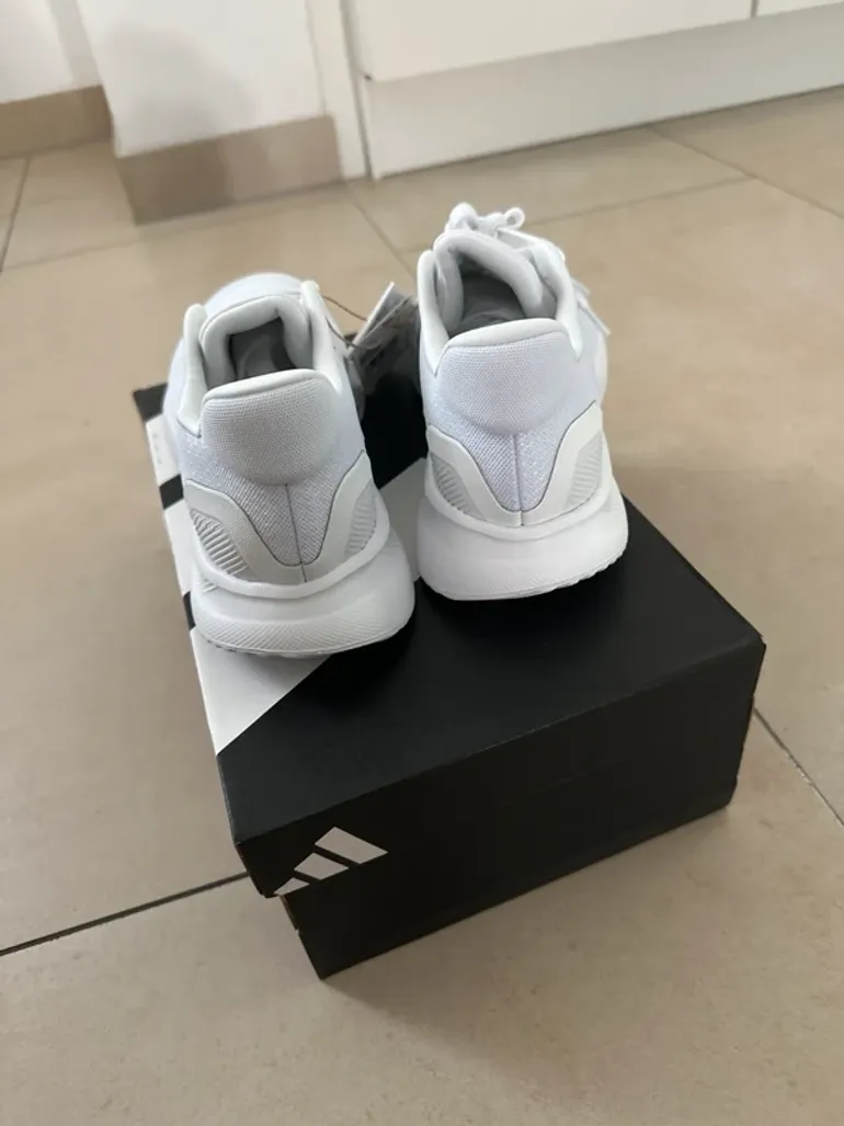Used Adidas RUNFALCON 5 W bike — image 3 of 6
