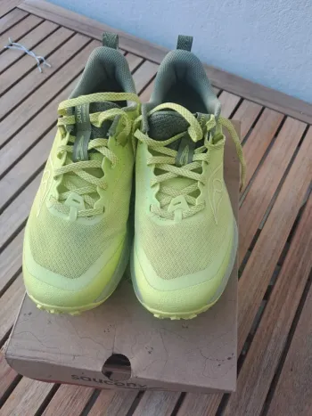 Saucony Trail Running Shoes bike usato — immagine 2 di 6