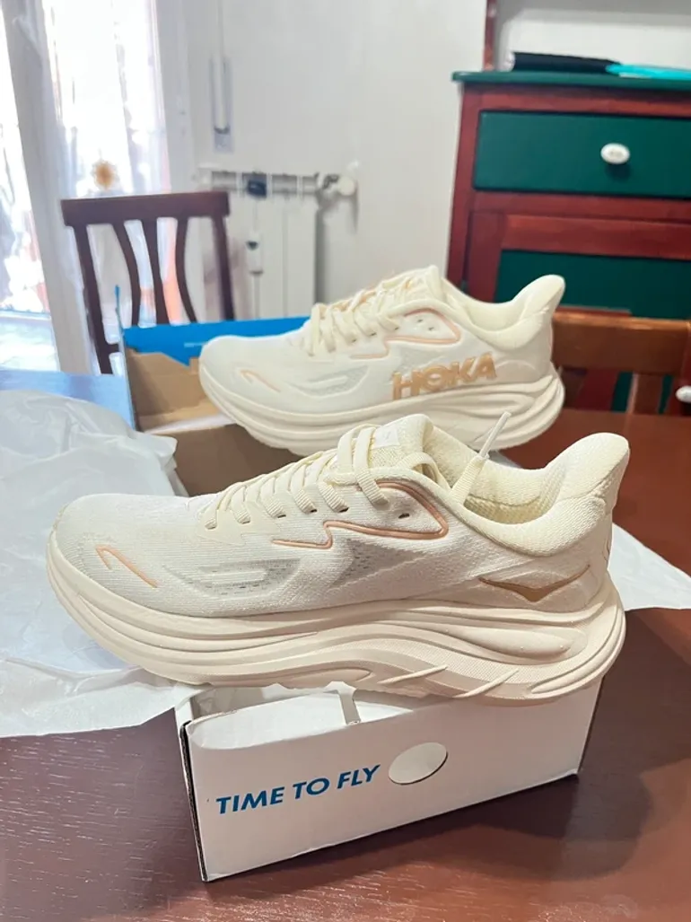 Tweedehands Hoka Clifton 10 bike — afbeelding 2 van 6