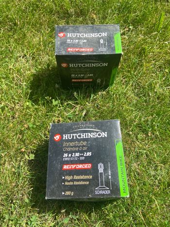 Used Hutchinson 2 chambres à air 26x2.30/2.85 bike — image 2 of 2