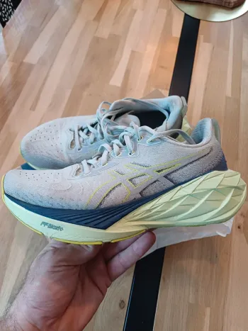 Gebrauchtes Asics Novablast 4 bike