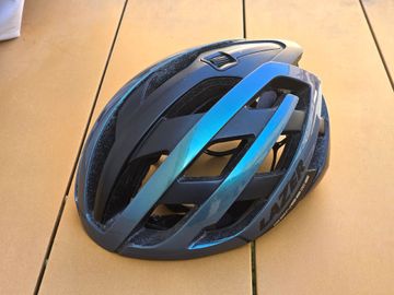 Used Lazer Genesis Helmet bike — image 2 of 5