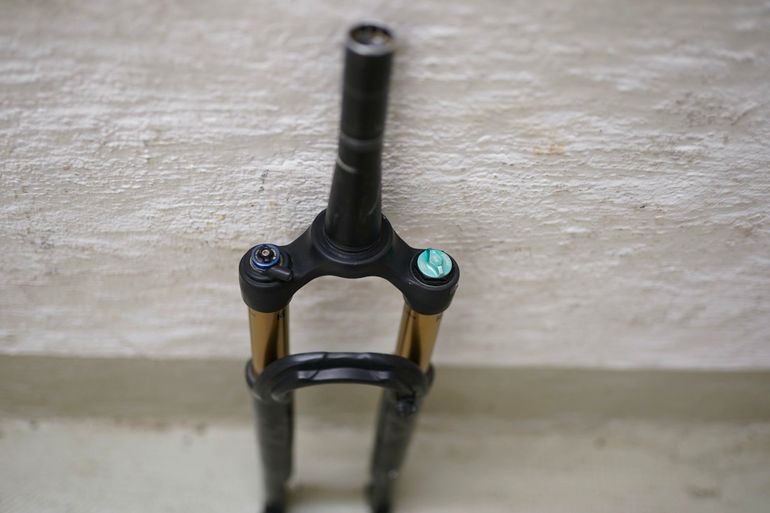 Brugt Fox 32 Stepcast SC 2022 bike — billede 2 af 8