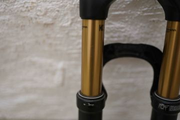 Used Fox 32 Stepcast SC 2022 bike — image 4 of 8