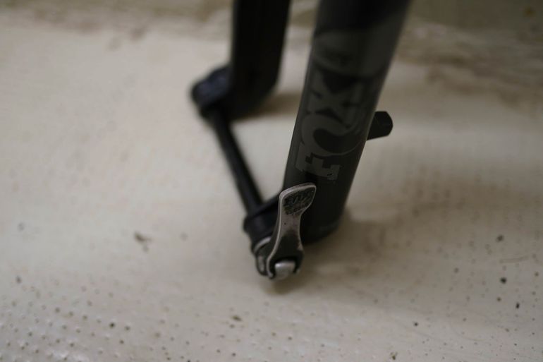 Brugt Fox 32 Stepcast SC 2022 bike — billede 7 af 8