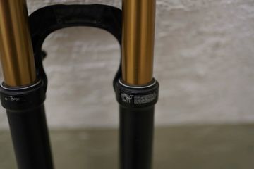 Used Fox 32 Stepcast SC 2022 bike — image 5 of 8