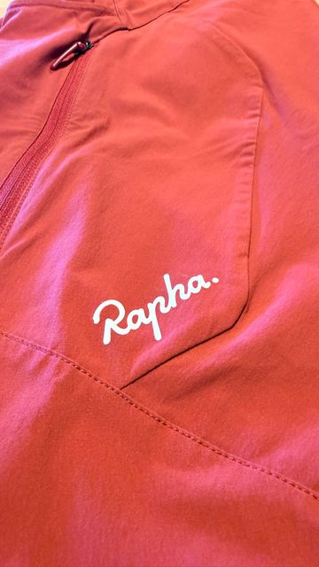 Used Rapha Trail Cargo Shorts 2024 bike — image 4 of 7