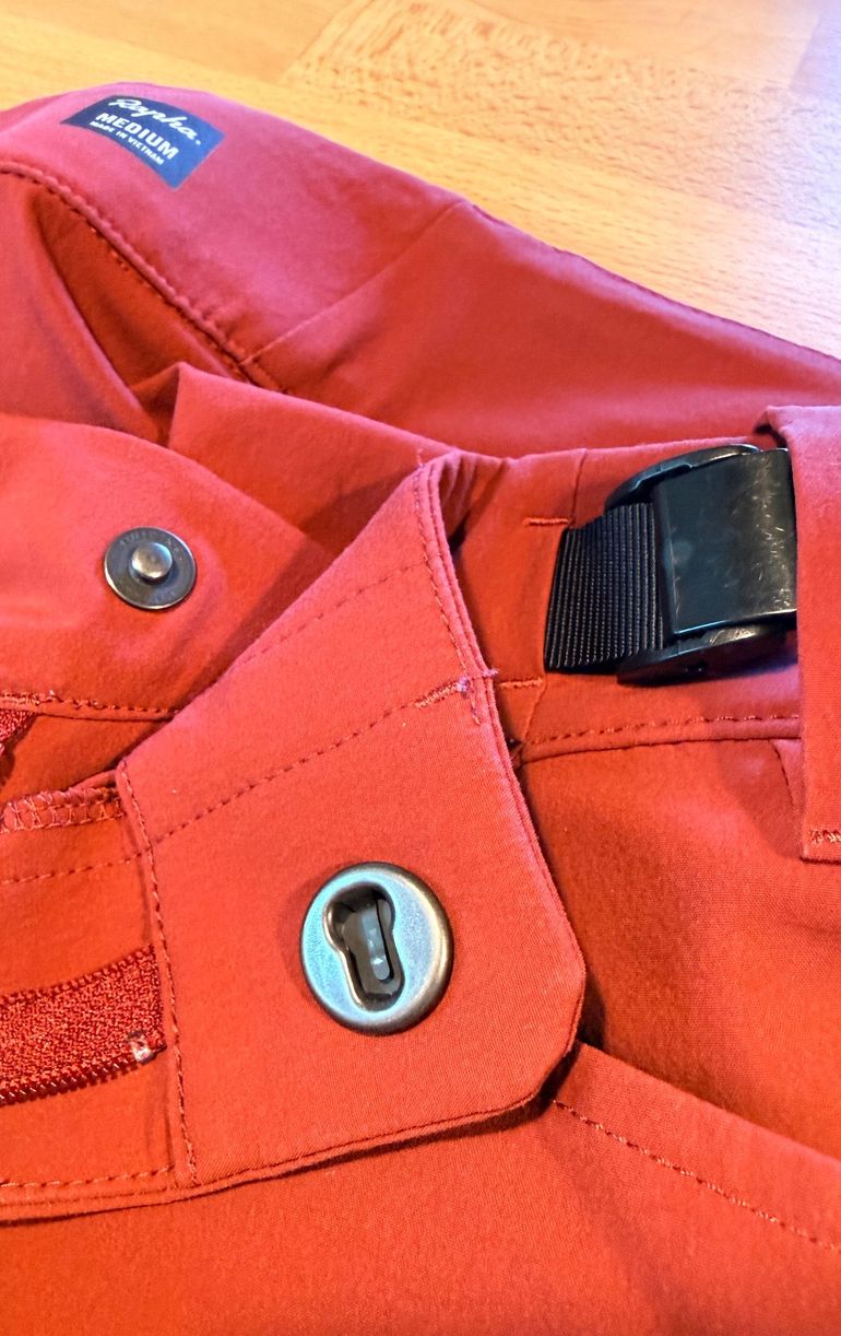 Brugt Rapha Trail Cargo Shorts 2024 bike — billede 5 af 7
