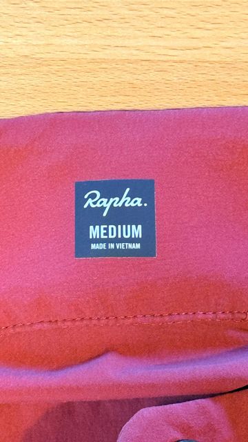 Used Rapha Trail Cargo Shorts 2024 bike — image 6 of 7
