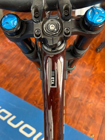Used Fox 40 Fork 2024 bike — image 3 of 8
